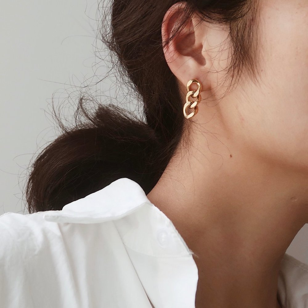 NEW 18K Gold Plated Triple Link Earrings - Picture 4 of 9